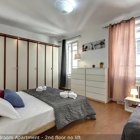 Alice & Ellen Apartments By Mamo Florence-3